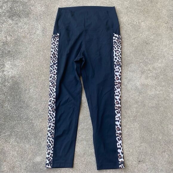 ZYIA Active Women’s Legging Black Animal Print Size 6/8 - Picture 1 of 5